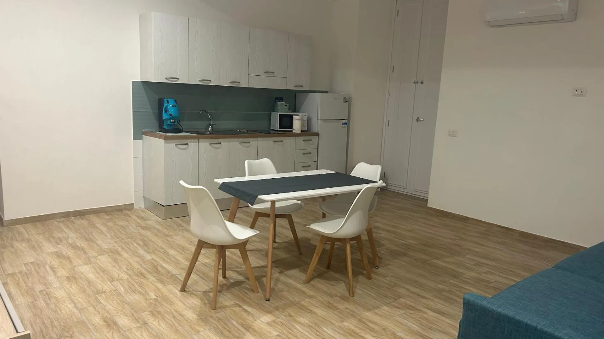 Apartment Napoli Centro Le Suite Di Giordy E Peppe