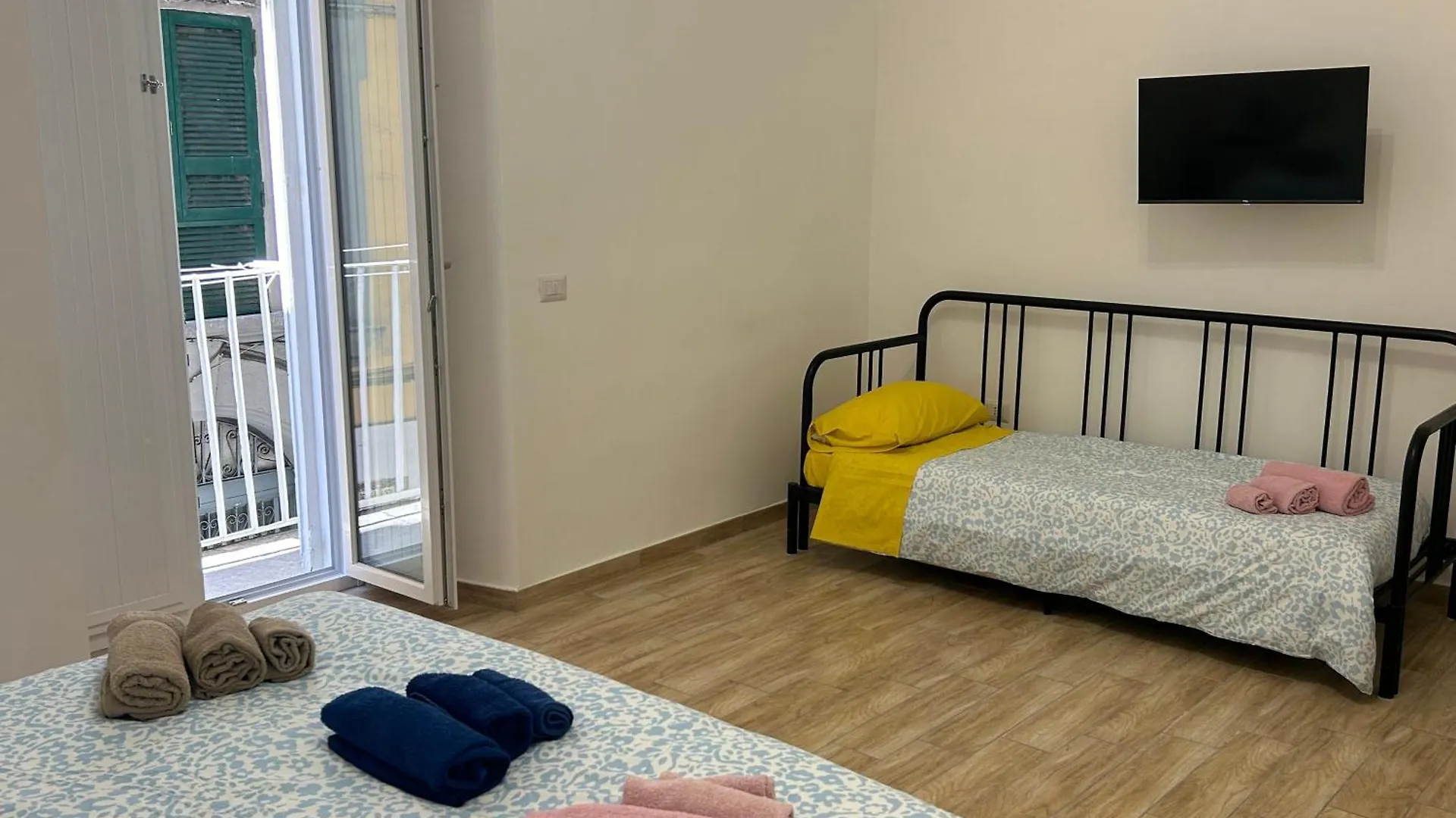 Apartment Napoli Centro Le Suite Di Giordy E Peppe Italy